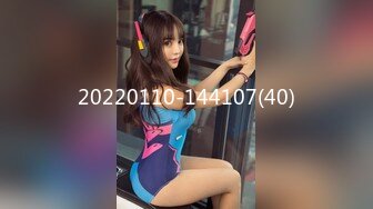 12/8最新 网吧里的骚货逼里塞着跳蛋在网吧晃悠VIP1196