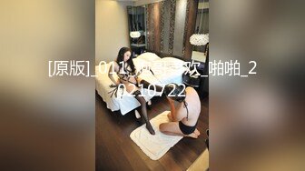 餐厅女厕近距离偷窥黄色大衣少妇的极品小嫩鲍