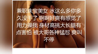 哺乳期奶妈丰满吊钟奶，手指抠逼勾引狼友们刷礼物特写大鲍鱼尿尿