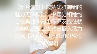  模特身材长发妹子坐在皮沙发上卖力吃鸡，后入露脸操逼，解锁超多姿势