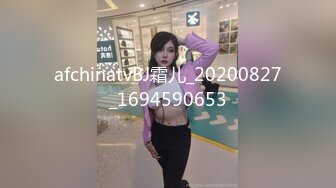 24岁泰国高质量Coser「Smurfblue」反差母狗，OF性爱私拍，任由我的金毛肥猪男友调教着小穴【第一弹】