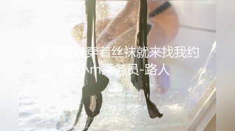 《震撼福利✿超强✿乱伦》真实原创大神与风韵犹存喜欢练瑜伽的38岁小姨性爱记录，拽着姨妈奶子捅姨妈嘴